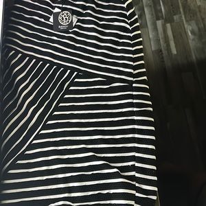 Gorgeous size small detailed Bobeau pencil skirt